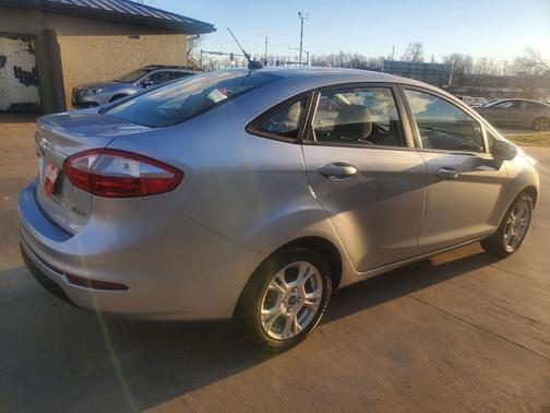 2015 Ford Fiesta SE