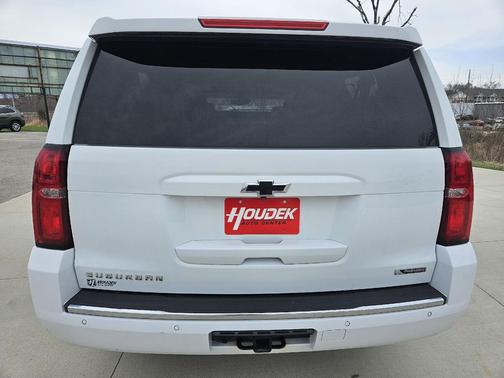 Summit White 2018 Chevrolet Suburban Premier