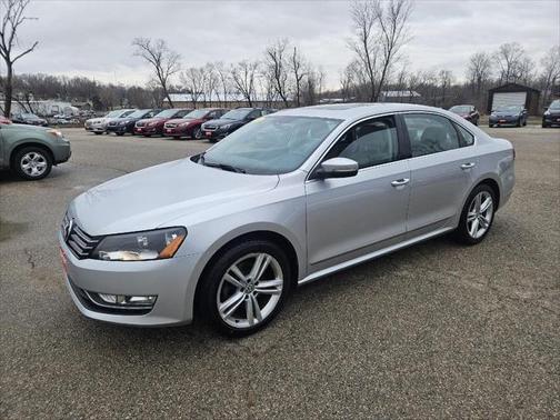 2015 Volkswagen Passat 1.8T Auto SE w/Sunroof & Nav