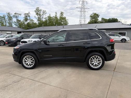 Brilliant Black Crystal Pearlcoat 2015 Jeep Cherokee Limited