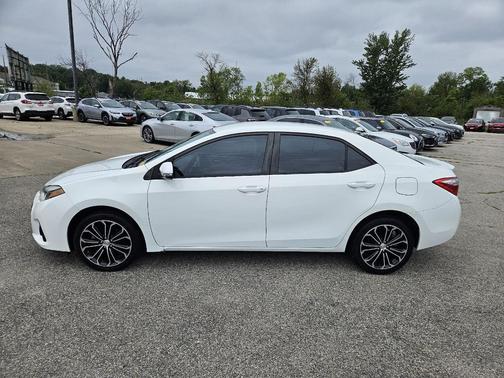 Super White 2016 Toyota Corolla S
