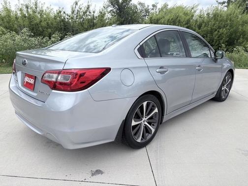Ice Silver Metallic 2015 Subaru Legacy Limited