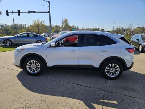 Oxford White 2021 Ford Escape SE