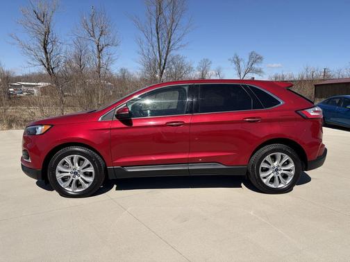 Rapid Red Metallic Tinted Clearcoat 2022 Ford Edge Titanium