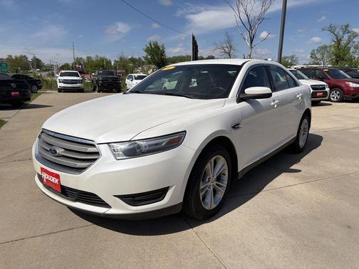 White Platinum Metallic Tri-Coat 2014 Ford Taurus SEL