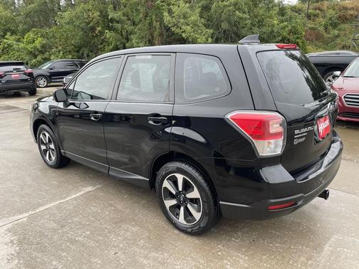 2017 Subaru Forester 2.5i