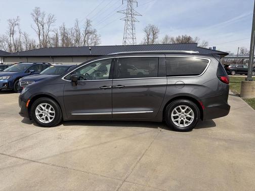 2020 Chrysler Pacifica Touring L