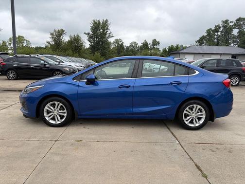 Kinetic Blue Metallic 2019 Chevrolet Cruze LT