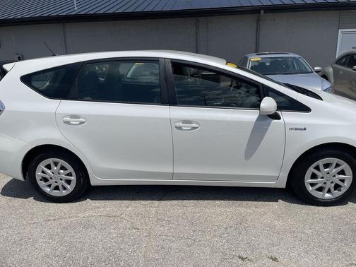 2013 Toyota Prius v Two