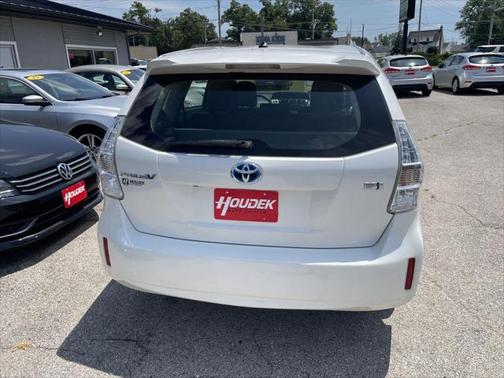 2013 Toyota Prius v Two