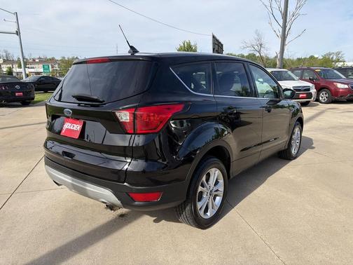 Agate Black Metallic 2019 Ford Escape SE