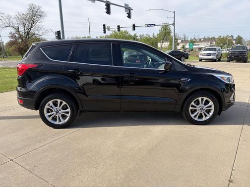 Agate Black Metallic 2019 Ford Escape SE