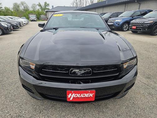 Ebony 2011 Ford Mustang V6 Premium