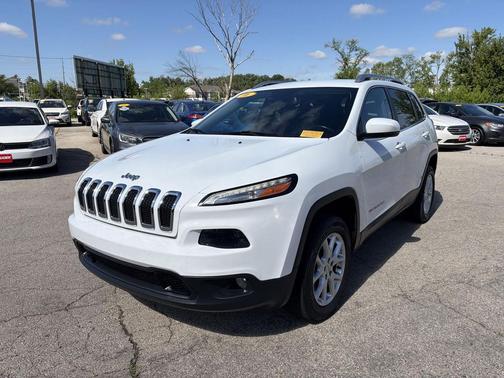 Bright White Clearcoat 2016 Jeep Cherokee Latitude
