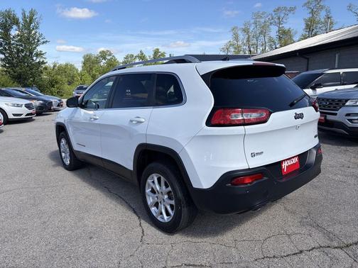 Bright White Clearcoat 2016 Jeep Cherokee Latitude
