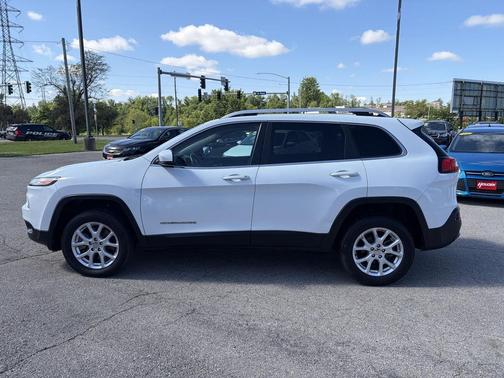 Bright White Clearcoat 2016 Jeep Cherokee Latitude