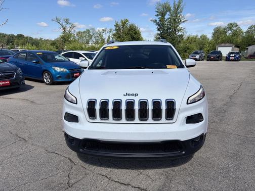 Bright White Clearcoat 2016 Jeep Cherokee Latitude