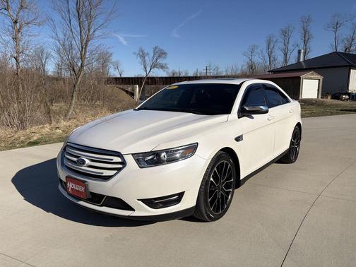 White Platinum Metallic Tri-Coat 2017 Ford Taurus Limited