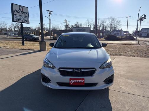 2017 Subaru Impreza 2.0i