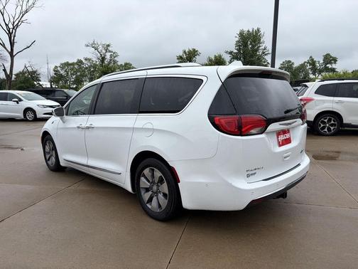 Bright White Clearcoat 2019 Chrysler Pacifica Hybrid Limited