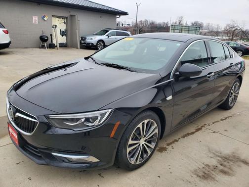 2018 Buick Regal Sportback Essence