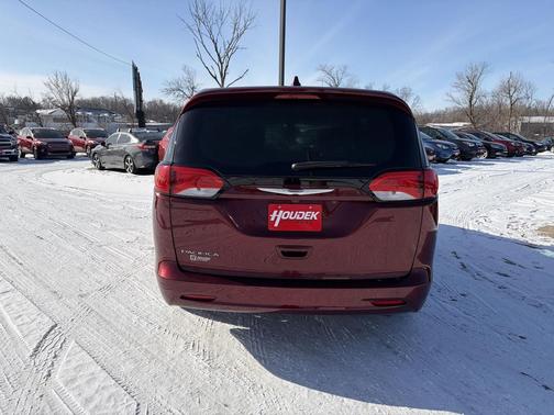 2017 Chrysler Pacifica LX