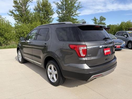 Magnetic Metallic 2016 Ford Explorer XLT