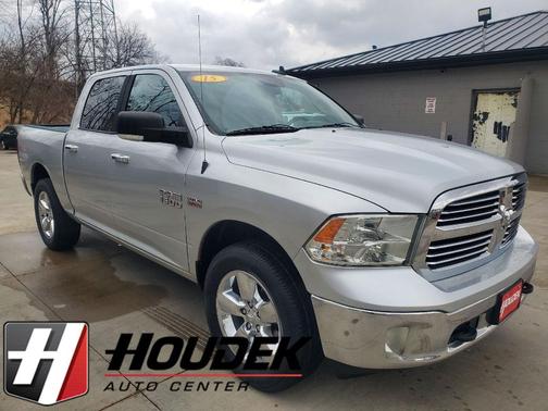 Bright Silver Metallic Clearcoat 2015 RAM 1500 Big Horn