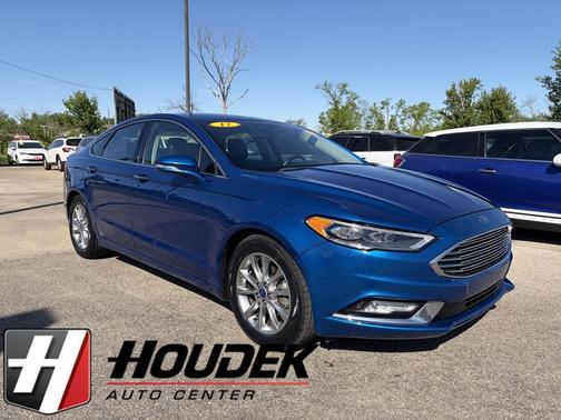 Lightning Blue 2017 Ford Fusion SE
