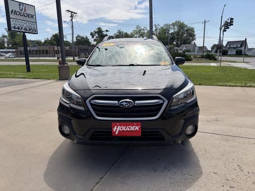 Crystal Black Silica 2018 Subaru Outback 2.5i Premium