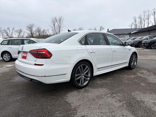 2017 Volkswagen Passat 1.8T R-Line w/Comfort