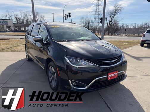 2018 Chrysler Pacifica Hybrid Limited