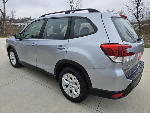 Ice Silver Metallic 2019 Subaru Forester Base