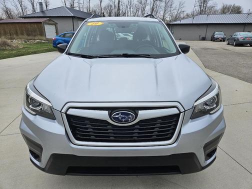 Ice Silver Metallic 2019 Subaru Forester Base