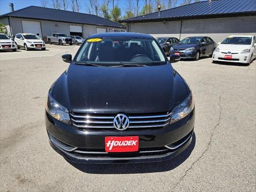 2014 Volkswagen Passat 1.8T Auto SE w/Sunroof & Nav