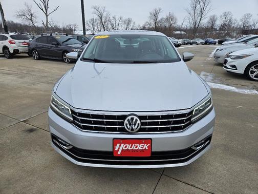 2017 Volkswagen Passat 1.8T SE