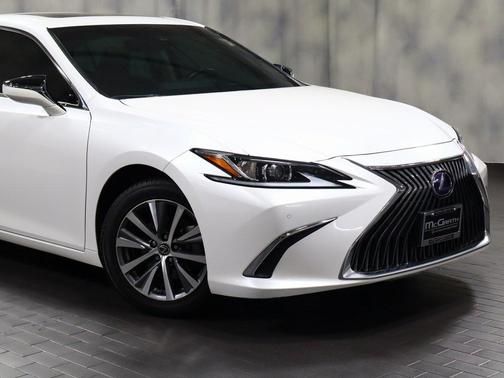2021 Lexus ES 300h Base