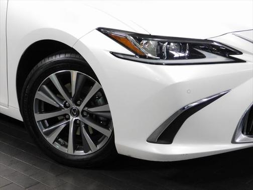 2021 Lexus ES 300h Base