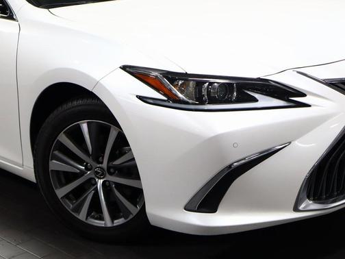 2021 Lexus ES 300h Base