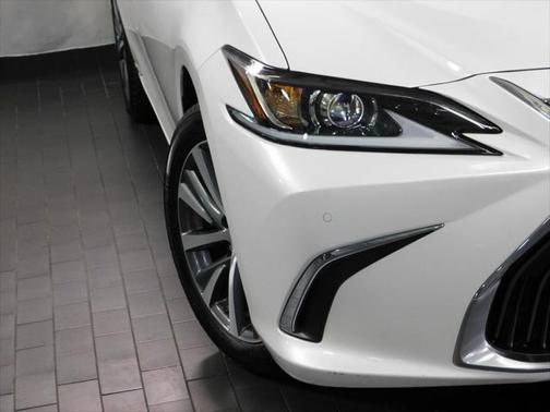 2021 Lexus ES 300h Base