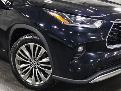 2021 Toyota Highlander Hybrid Platinum