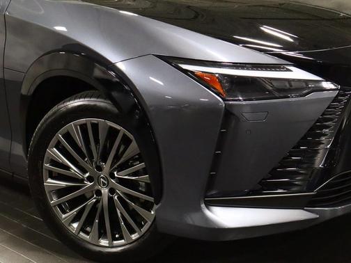 2023 Lexus RZ 450e Luxury