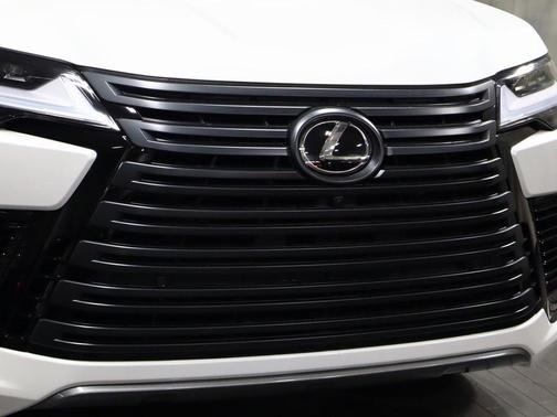 2025 Lexus LX 700h Overtrail