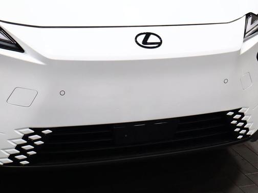 Ultra White 2026 Lexus ES 350e Luxury