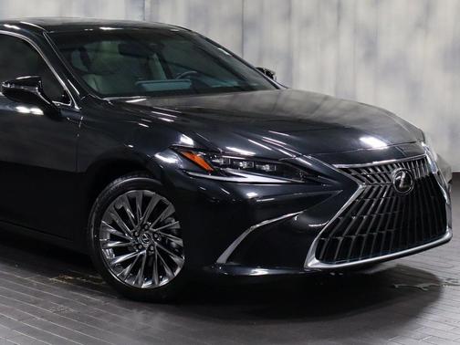 2025 Lexus ES 300h Ultra Luxury