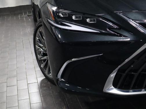 2025 Lexus ES 300h Ultra Luxury
