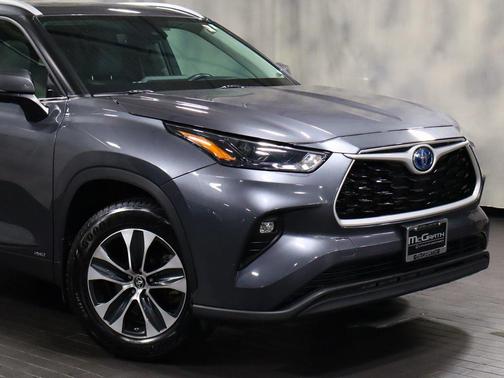 2023 Toyota Highlander Hybrid XLE