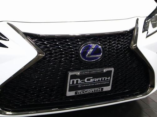 2022 Lexus ES 300h F SPORT