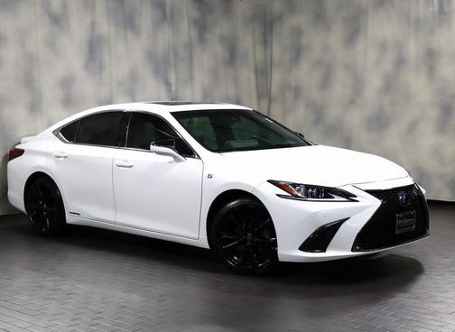 2022 Lexus ES 300h F SPORT