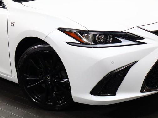 2022 Lexus ES 300h F SPORT
